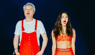 Ο David Byrne διασκευάζει Olivia Rodrigo