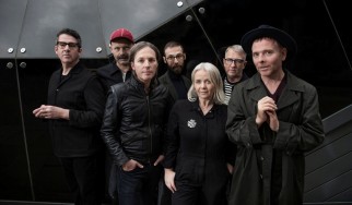 Οι Belle & Sebastian παρουσιάζουν ζωντανά το εμβληματικό "If You're Feeling Sinister"