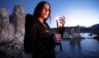 Η Chelsea Wolfe επιστρέφει στην Αθήνα με νέα μουσική