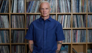 Και επίσημα καθ' οδόν το ντεμπούτο του Flea