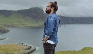 Ο Jon Voyager κυκλοφορεί το "Embers"