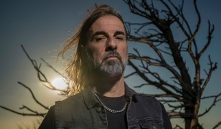 Ο Sakis Tolis κυκλοφορεί το "Echoes From The Void"