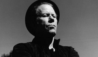Ο Tom Waits αποκάλυψε το "The Fly"