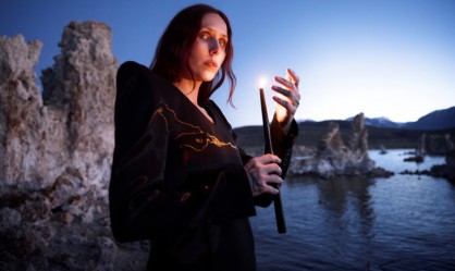 Η Chelsea Wolfe επιστρέφει στην Αθήνα με νέα μουσική