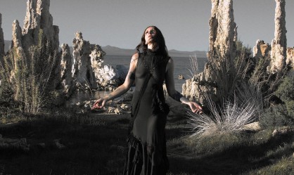 Η νέα εποχή της Chelsea Wolfe εγκαινιάζεται με το "The Dark"