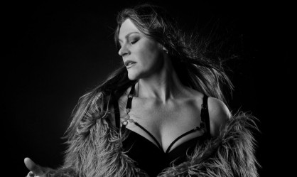 Ακούστε το καινούριο single της Floor Jansen