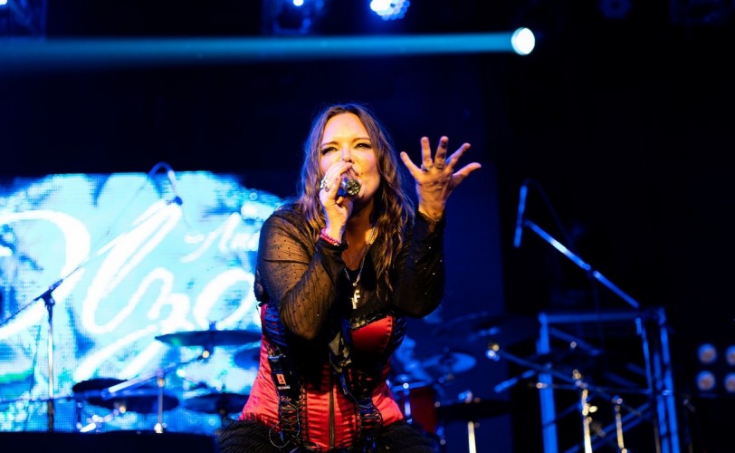 H Anette Olzon ζωντανά στην Αθήνα