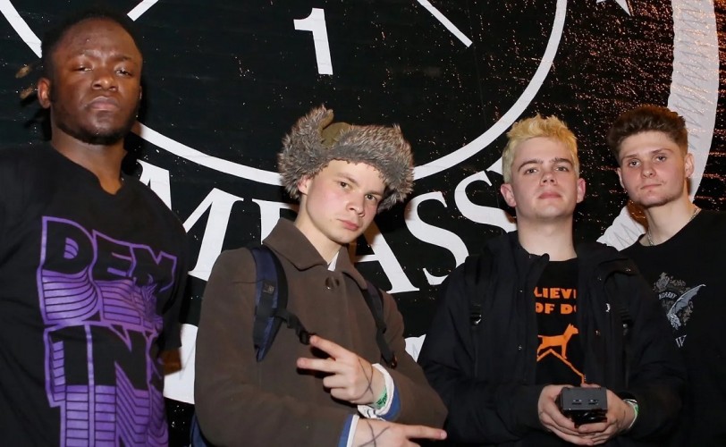 «Έφυγε» σε ηλικία 26 ετών ο Matt Kwasniewski-Kelvin, συνιδρυτής των Black Midi