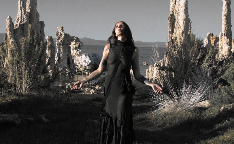 Η νέα εποχή της Chelsea Wolfe εγκαινιάζεται με το "The Dark"