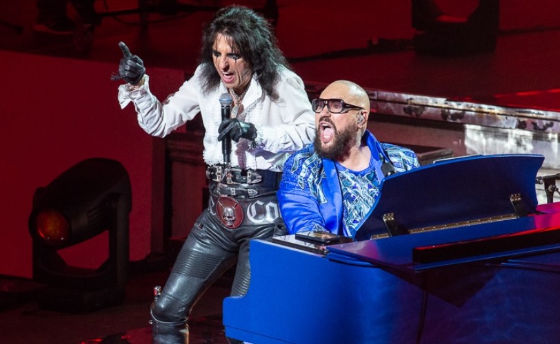 Παγκόσμια πρεμιέρα του ντοκιμαντέρ "Desmond Child Rocks The Parthenon" στη Θεσσαλονίκη