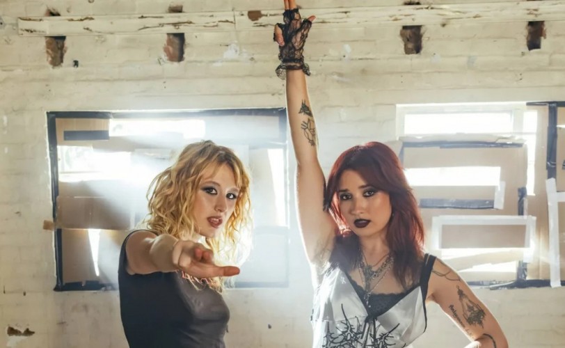 Δεύτερος δίσκος για τις Lambrini Girls