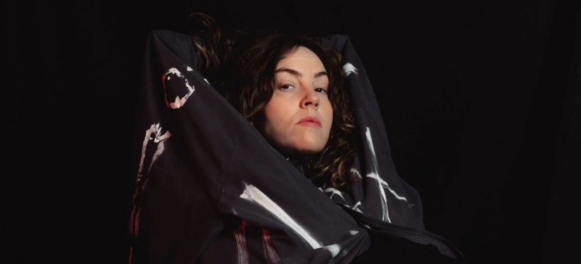 H Emma Ruth Rundle ανακοίνωσε τη δισκογραφική της επιστροφή