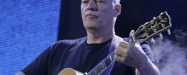 O David Gilmour στη σκηνή με τους Bombay Bicycle Club