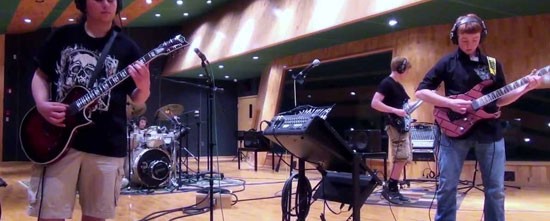 Παιδιά ηλικίας 5 έως 16 ετών διασκευάζουν εντυπωσιακά το "No More Tears" του Ozzy Osbourne