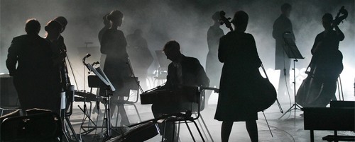 Έδιωξαν επιστήμονα από κοντσέρτο επειδή επιχείρησε moshing και crowdsurfing