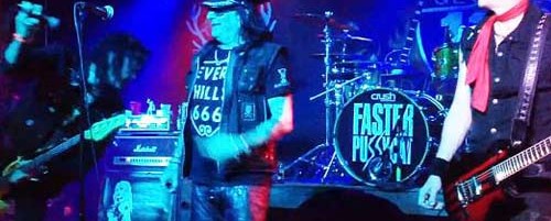 Ο μπασίστας των Faster Pussycat καταρρέει στη σκηνή (video)