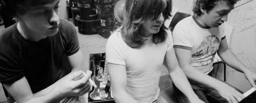 Επανακυκλοφορεί το album που ηχογράφησαν οι αδελφοί Young πριν δημιουργήσουν τους AC/DC