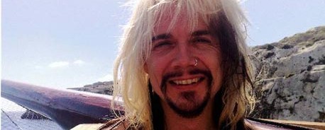 Τον Ιούνιο η πρώτη solo δουλειά του τραγουδιστή των The Poodles