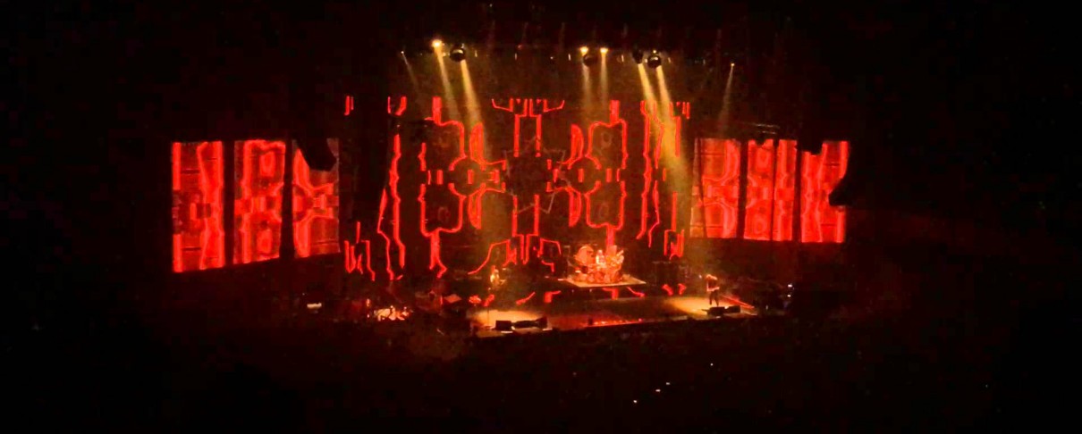 Ολόκληρη η τελευταία συναυλία της περιοδείας των Tool