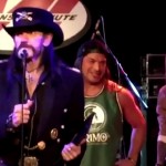 Ο Robert Trujillo τιμά τον Lemmy