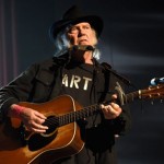 Starbucks και Mosanto απαντούν στον Neil Young