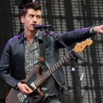 Προβληματισμένος για το headlining των Metallica στο Glastonbury ο Alex Turner