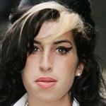 «Εκτός ελέγχου» ο εθισμός της Amy Winehouse στο ποτό