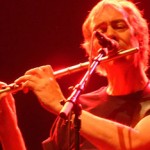 Εκτός κινδύνου οριστικά ο Latimer / Νέο album για τους Camel;