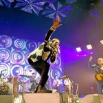 Tι σχέση έχουν οι Arcade Fire με τον «μπάτσο του Beverly Hills»;