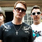 Παρέα επί σκηνής Arctic Monkeys και Josh Homme