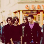 Οι Arctic Monkeys ερμηνεύουν ένα ολοκαίνουργιο τραγούδι τους