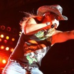 Bret Michaels: «H κόντρα των Poison με τους Guns N' Roses ήταν κατασκευασμένη από τα media»