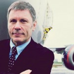 Ο Bruce Dickinson υποδέχτηκε τον πρώτο του πελάτη, ένα Boeing 757