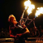 Αυστραλός διασκευάζει AC/DC με φλεγόμενη γκάιντα