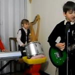 Μια ιδιαίτερη παιδική tribute μπάντα των Rammstein και άλλων