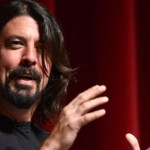 O Dave Grohl εκθειάζει την drummer Meg White