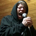 Γιαγιά 67 ετών τραγουδά grindcore!