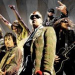 Setlist και ξυλοδαρμός paparazzi για τους Guns N' Roses