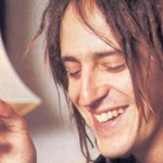 Ο Izzy Stradlin ανεβαίνει στη σκηνή με τους Guns N' Roses