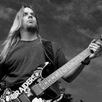 Η metal μουσική σκηνή θυμάται τον Jeff Hanneman