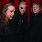 Επετειακό βιβλίο για το "Dust In The Wind" από τους Kansas