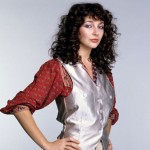 Η Kate Bush γράφει ιστορία στα βρετανικά chart