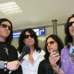 Πλησιάζει η συναυλία των Kiss στο Terra Vibe. Ήδη στην Αθήνα το συγκρότημα