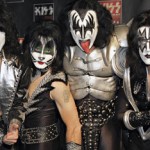 Τη βοήθεια του «στρατού» ζητάνε οι Kiss