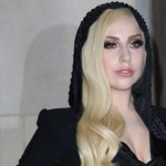 Η Lady Gaga «χρησιμοποιεί» τους Metallica αλλά τελικά «ξεσκεπάζεται»
