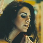 Η Lana Del Rey κάνει σεξ πάνω σε φλιπεράκι στο νέο video clip της