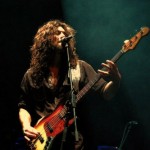 Ο μπασίστας των Whitesnake κάνει πρόταση γάμου επί σκηνής (video)