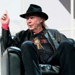 Ο Neil Young μποϊκοτάρει τα Starbucks και εξηγεί το γιατί