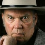 Φωτιά καταστρέφει την αποθήκη του Neil Young