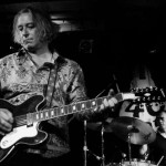 Νέο συγκρότημα έφτιαξε ο κιθαρίστας των R.E.M.